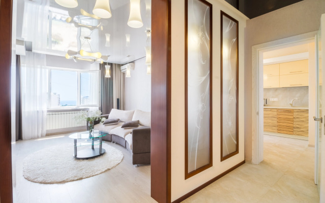 Prekrasnaya 2-kh komnatnaya ryadom s plyazhem Aleksino Flat