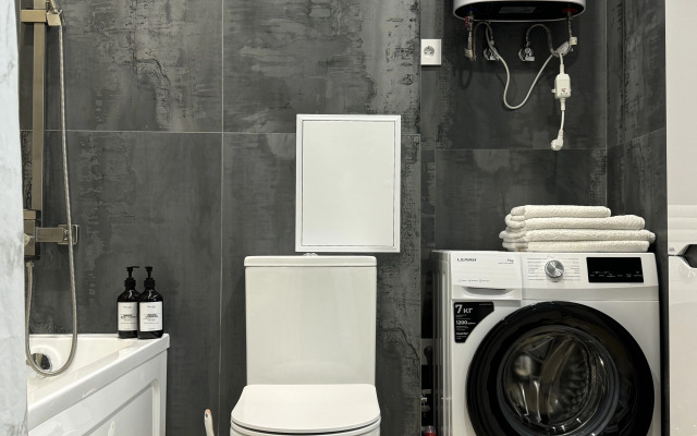 Brusnika U Mosta Vlyublennykh V Tsentre Goroda Flat