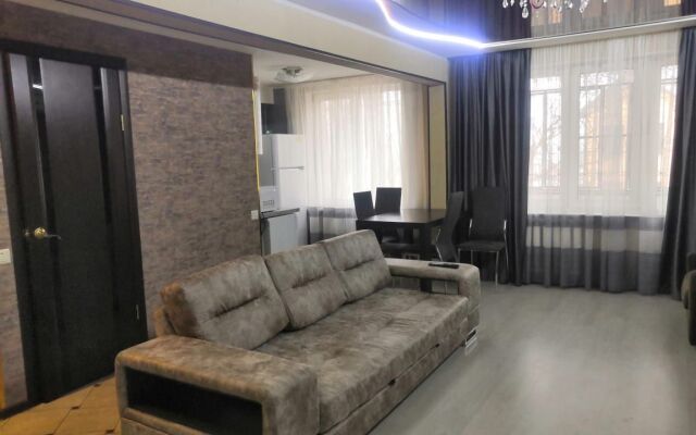 Na Ulitse Botvina 8 Flat