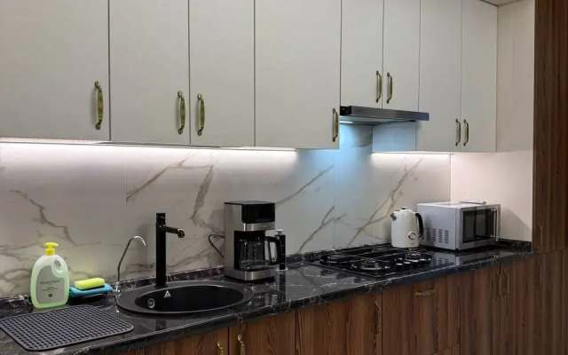 Klacca Lukhury Flat