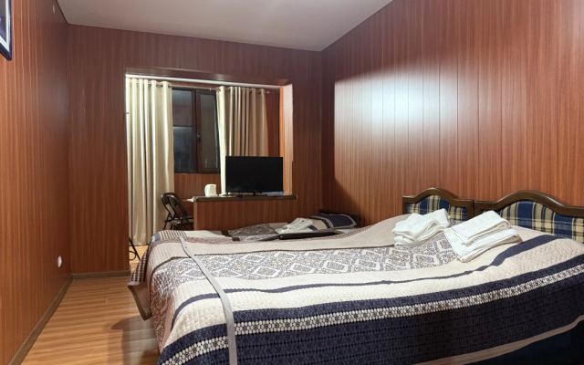 Kolorado Hotel