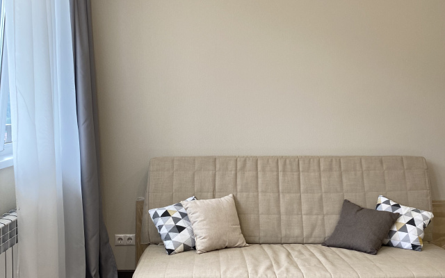S Balkonom U Podnozhiya Khrebta Aibga Apartments