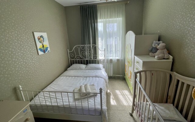 U Mednogo Ozera Private House