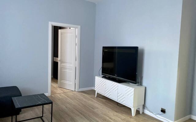 Апартаменты трехкомнатные рядом с набережной