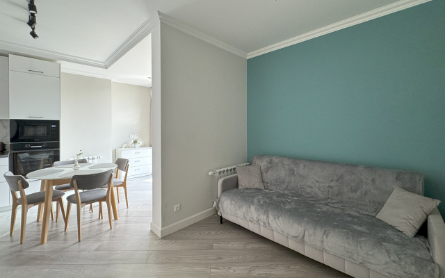 S Panoramnym Ostekleniem I Dizaynerskim Remontom Flat