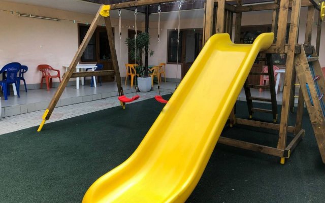 Yelena Guest House