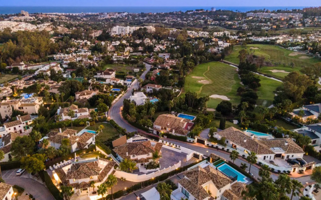All About Villa Breeze