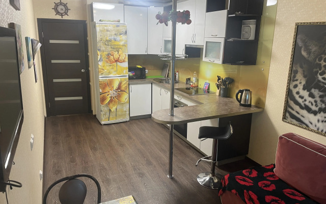 Uyutnaya ryadom s parkami Flat