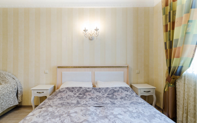 Na Oktyabryskom Prospekte 14 Flat