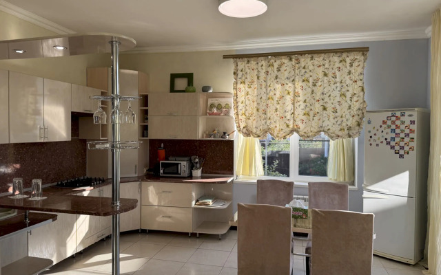 Частный Дом 555 Двухэтажный с Террасой и Мангалом