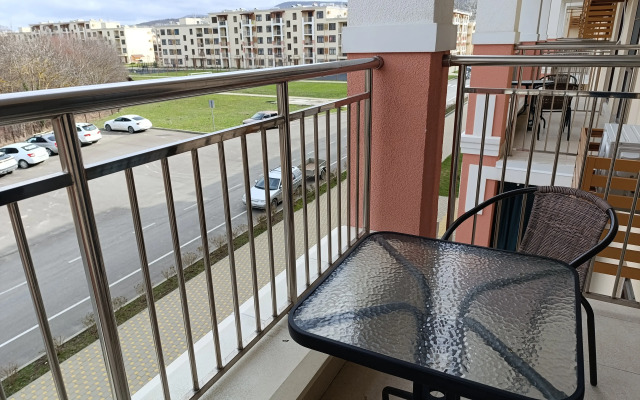 Квартира с Бассейном в ЖК Кипарис 38