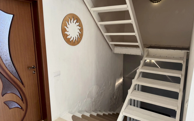 555 Dvukhetazhny S Terrasoy I Mangalom Private House