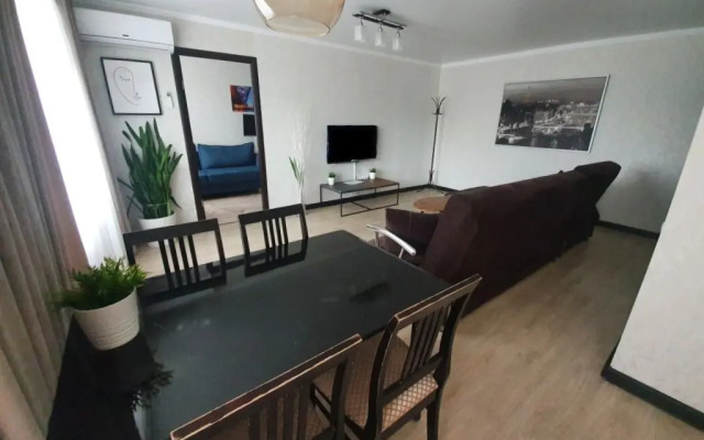 Vitalij HouseRent Dvuhkomnatnaya Po Ulitsy Musy Dzhalilya,21 Flat