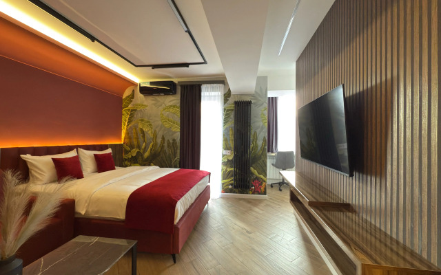 Cozy Haven, Balcony, Unbeatable Location Apartments