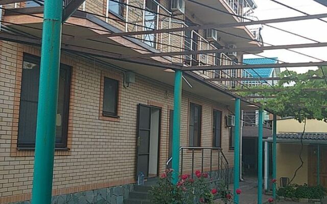V Glukhom pereulke 5 Guest house