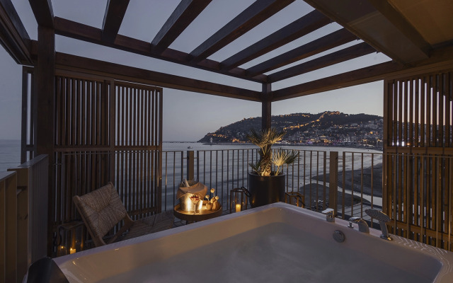En Vie Beach Boutique Hotel