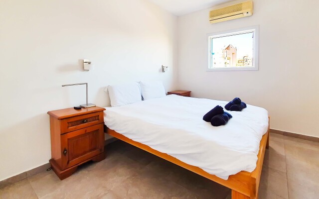 Charming 3 Bdr Sea View Bat Yam #B5 Apartments