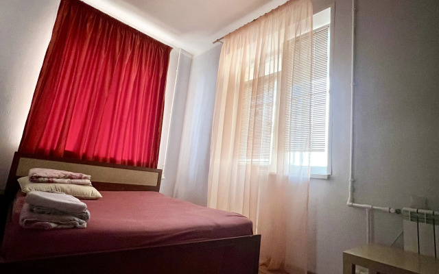 Bolshaya 3kh Kvartira V Tsentre! Flat