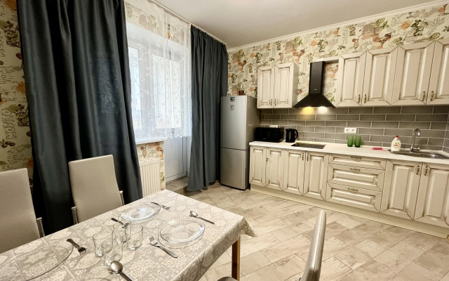 Layf 2 kom na Andreya Belogo 1 Flat