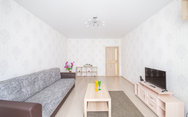 Na Kremenchugskoy 9k2 Apartments