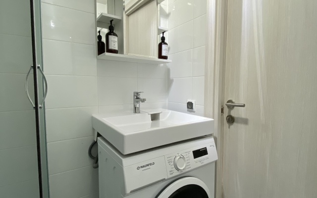 Svetlaya Vidovaya Studiya U Metro Ozernaya Apartments