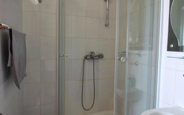 Апартаменты номеp Шeсть в Апарт-комплекс Виктория