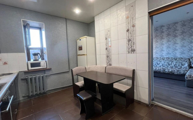 U Chasovoy Bashni Flat