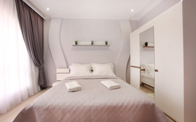 Dvukhkomnatnye Ryadom S Parkom Pervogo Prezidenta Apartments