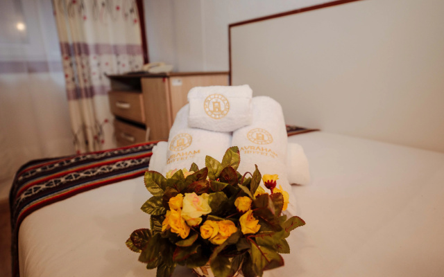 Avraham Hotel