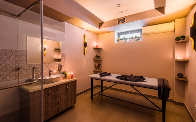 Huayue Mansion Hotel