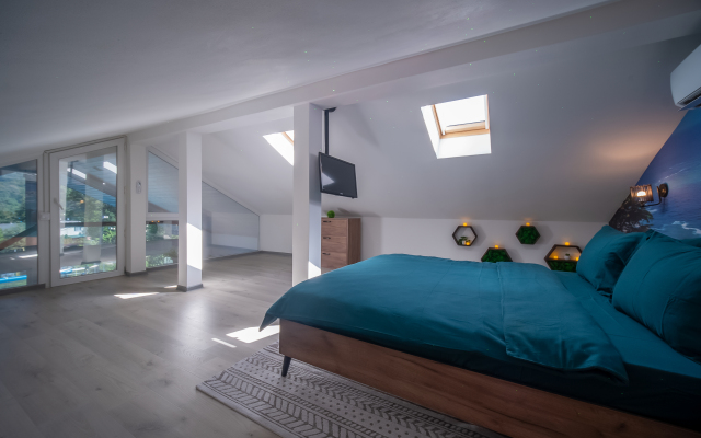 S Basseynom Mansardoy I Vidom Na Gory Private house
