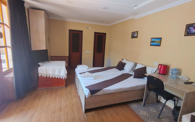 Zafaron Hotel