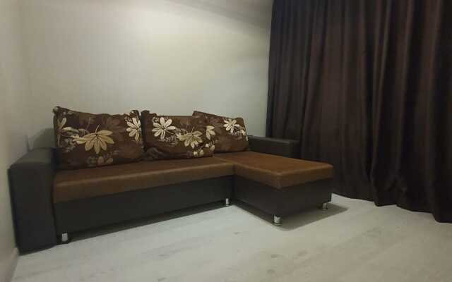 S Gostinoy I 3 Spalnyami Apartments