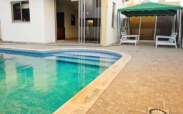Ideal Holiday House Villa