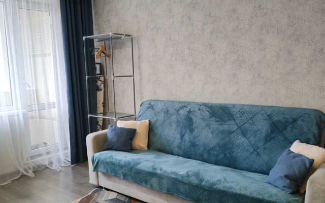 Uyutnaya kvartira v novom tsentre Flat
