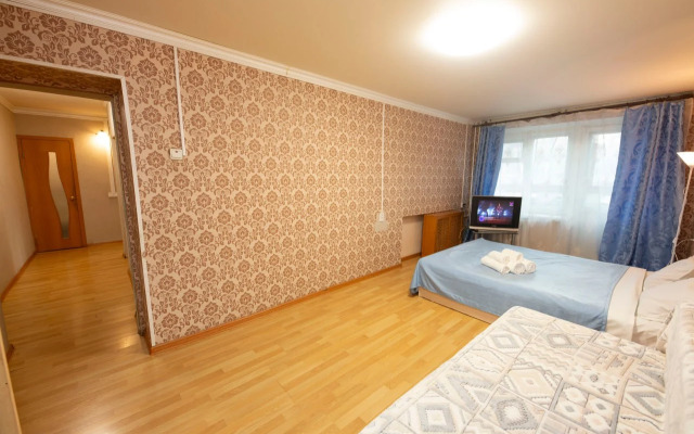 Квартира 2 комнатная квартира улица Республики 92