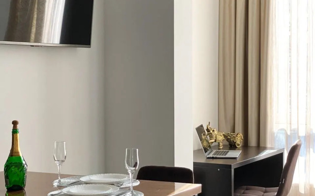 Апартаменты с кроватью и панорамными окнами, 14 этаж