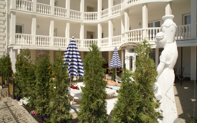 Belye Parusa Hotel