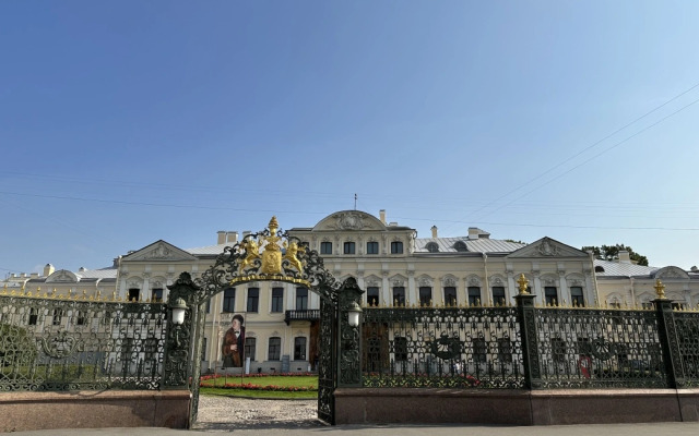 LITEINY  Royal Apartments