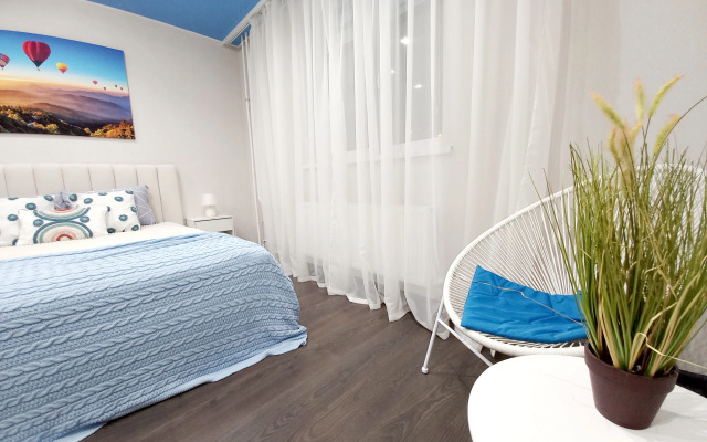V Serdtse Vostochnogo Rayona Flat