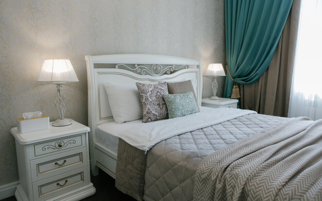 Квартира Большая трехкомнатная квартира с видом на Храм