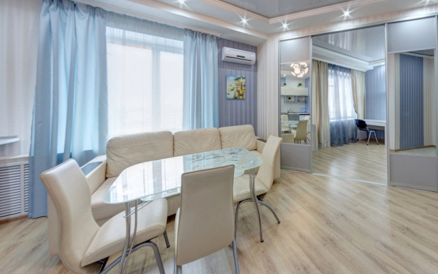 Апартаменты на площади МОПРа