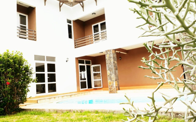 Twenty Foot Villa