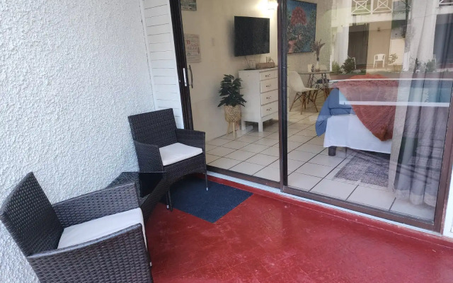 Chrisanns Beach Resort Apartments