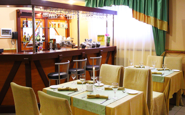 Gostinichno-Razvlekatelnyij Kompleks Kontinent Hotel