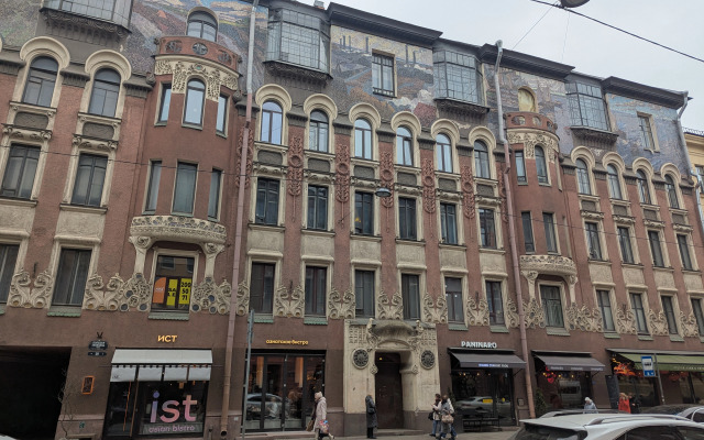 Квартира Дизайнерская с Отдельным Входом на Петроградке