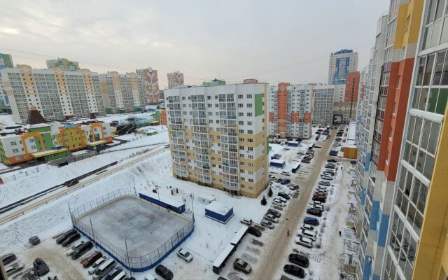 Dvuhkomnatnaya s balkonom na Pritomskom naprotiv Kuzbass-Arena Flat