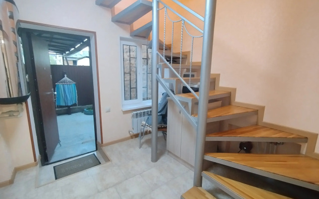 Dvukhurovnevaya V Tsentre Flat