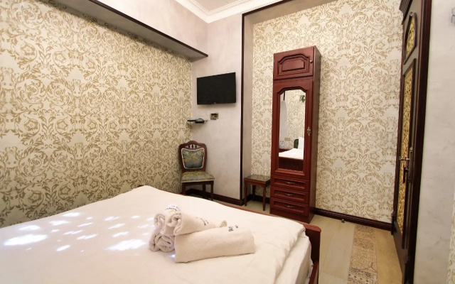 Royal Historical Boutique