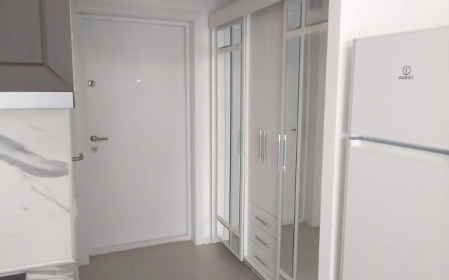 Na Bolshoye Ponizovye 10 Studio